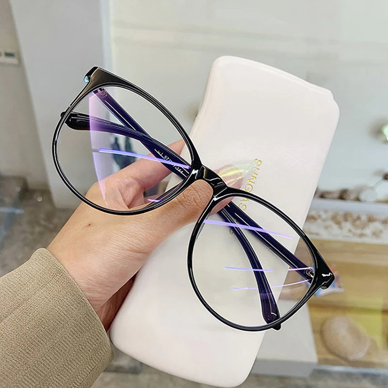 Women and man Glasses Ultralight Retro Transparent Frame Plain