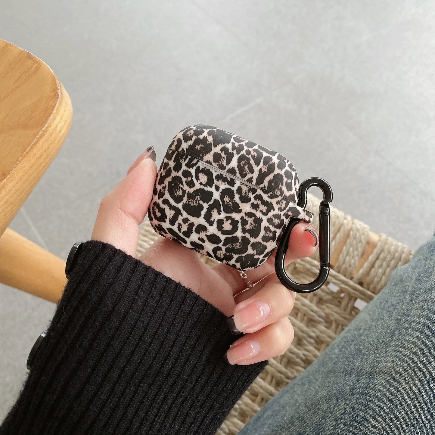 Leopard airpods case