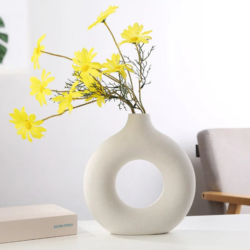 Circular nordic vase