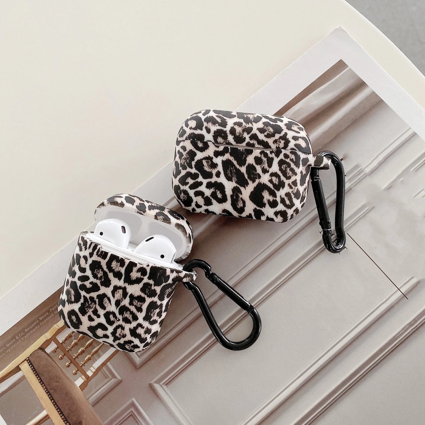 Leopard airpods case