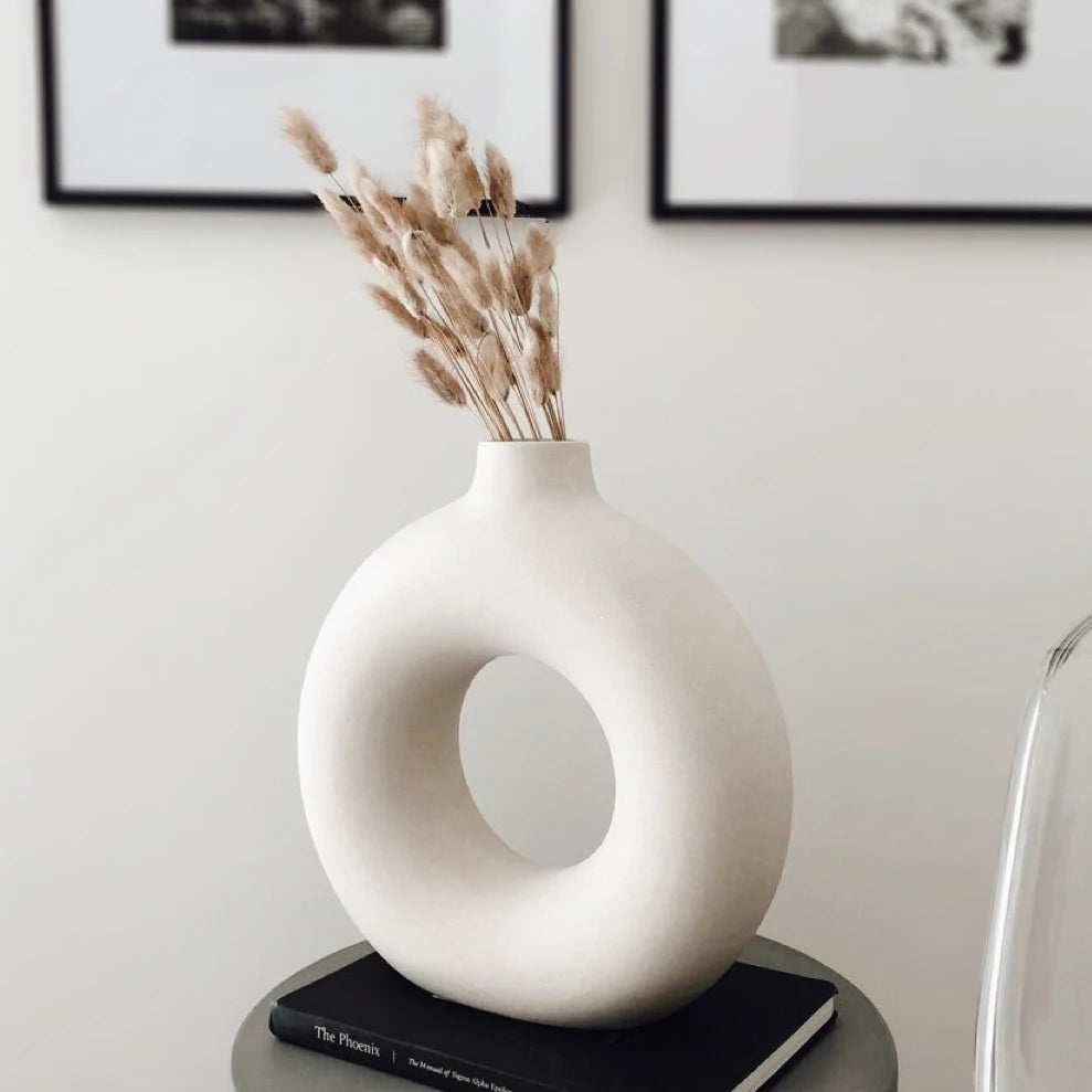 Circular nordic vase