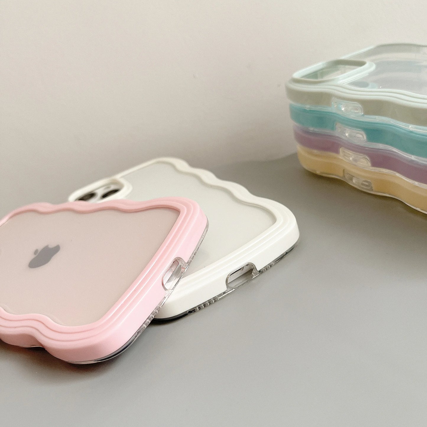 Transparent Curly Wave Case