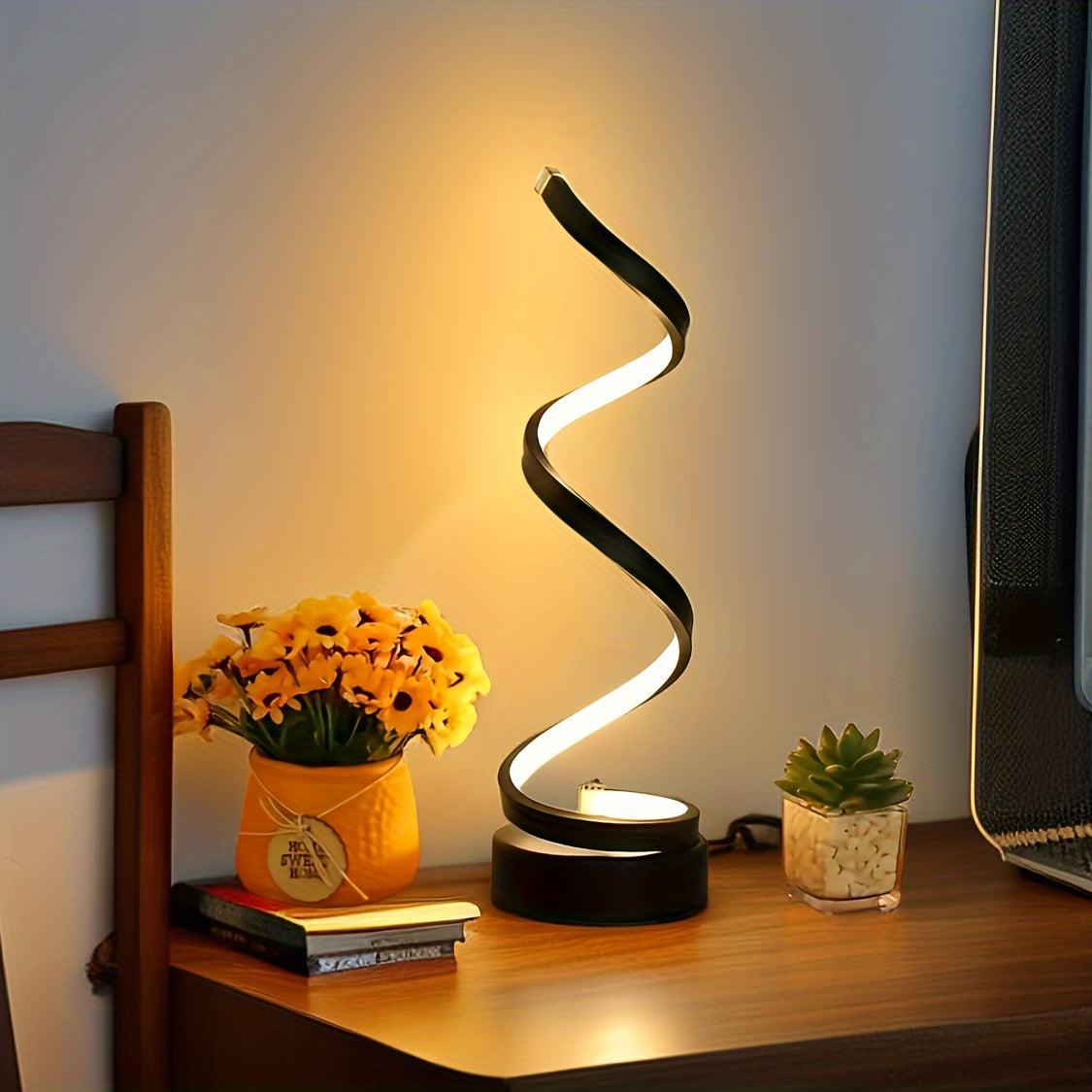 The classic creative desk lamp that can bring not necessarily decoration to the home is suitable for bedroom, study, living room, as a gift